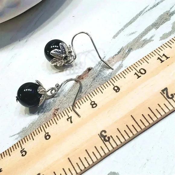 Artsy Leaf Capped Black Onyx Gemstone Dangle Silver Platinum Plated Earrings - Picture 10 of 10